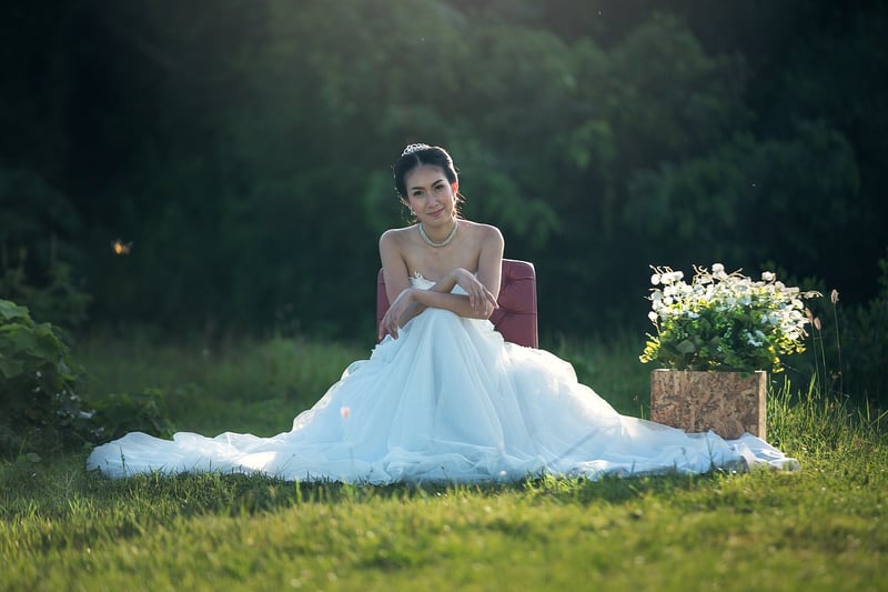Bridesmaids in Elegant Dresses